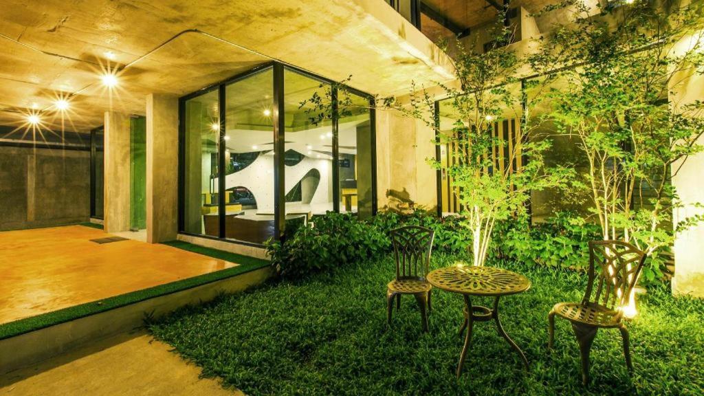 B2 Phuket Boutique & Budget Hotel Bagian luar foto