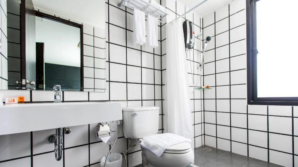 B2 Phuket Boutique & Budget Hotel Bagian luar foto