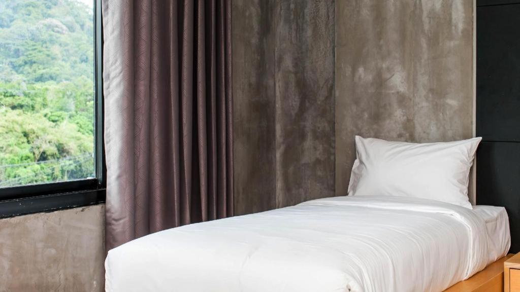 B2 Phuket Boutique & Budget Hotel Bagian luar foto